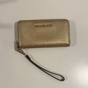 Michael Kors gold-tone jet set wristlet wallet